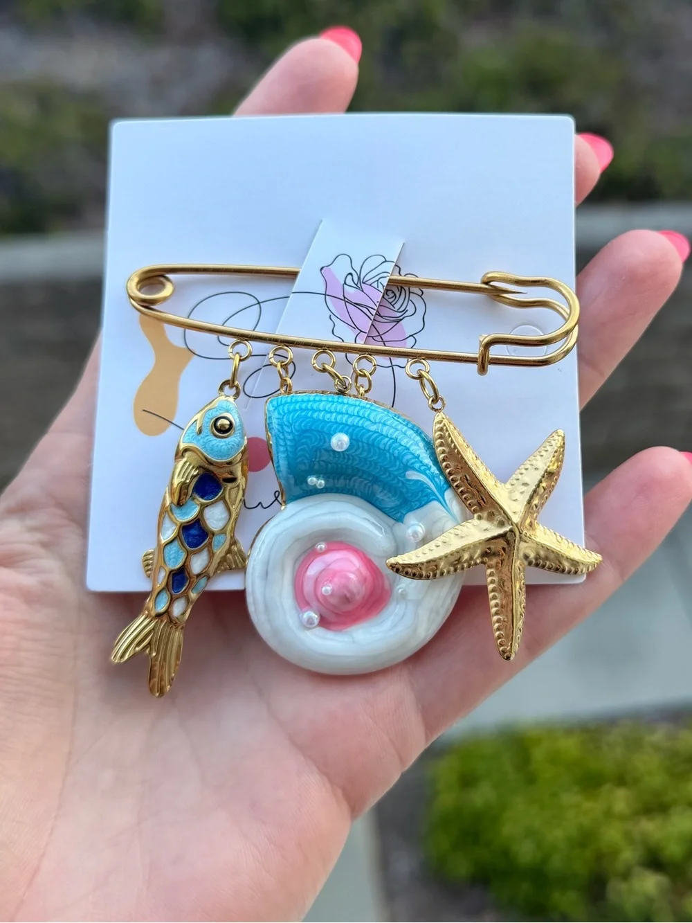Coastal Charm Statement Brooch Pin  Fish, Shell & Starfis